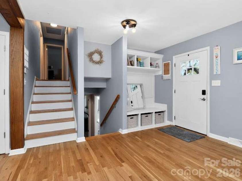 3025 Dunaire Drive, Charlotte, NC 28205.  MLS# CAR4369372, YatesRealty ID 33276. 