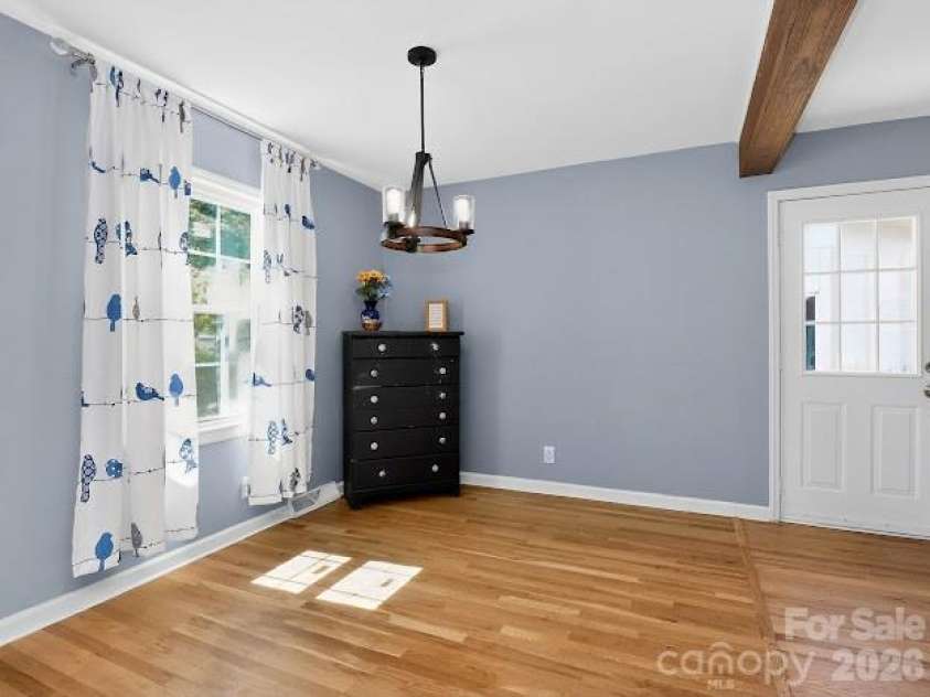 3025 Dunaire Drive, Charlotte, NC 28205.  MLS# CAR4369372, YatesRealty ID 33276. 