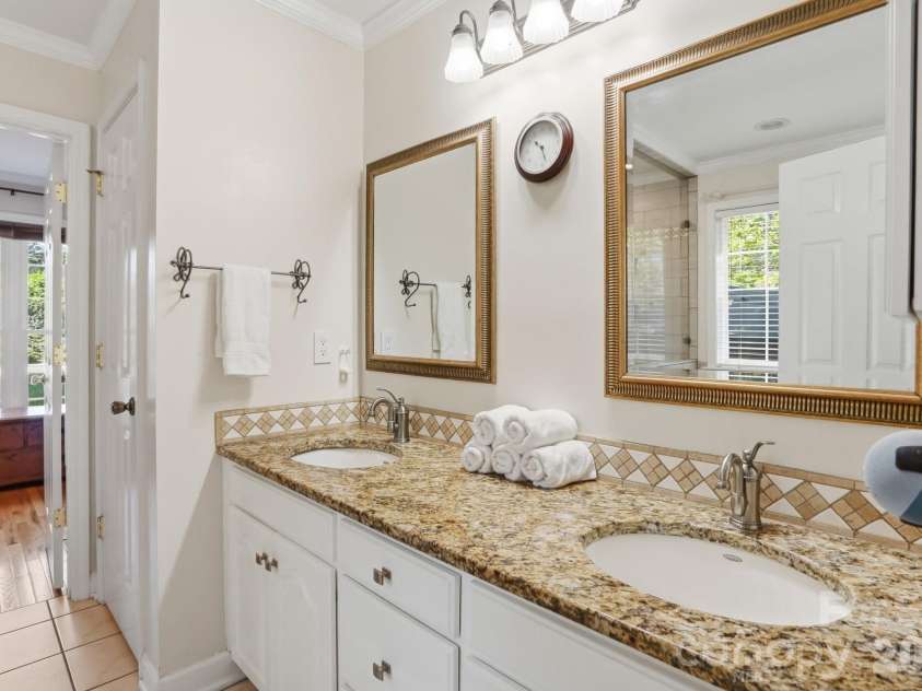 104 Ardmore Place, Mooresville, NC 28117.  MLS# CAR4366893, YatesRealty ID 33277. 