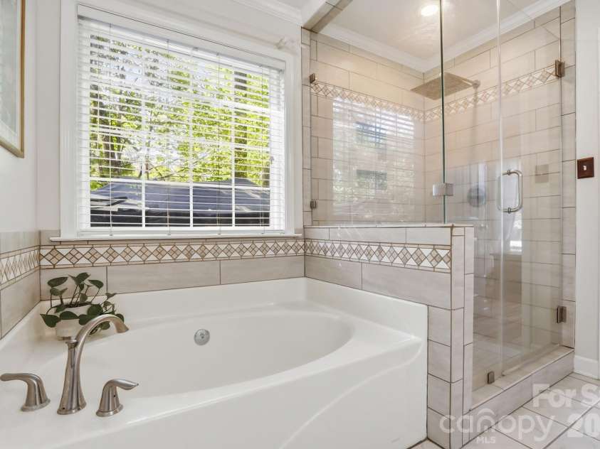 104 Ardmore Place, Mooresville, NC 28117.  MLS# CAR4366893, YatesRealty ID 33277. 