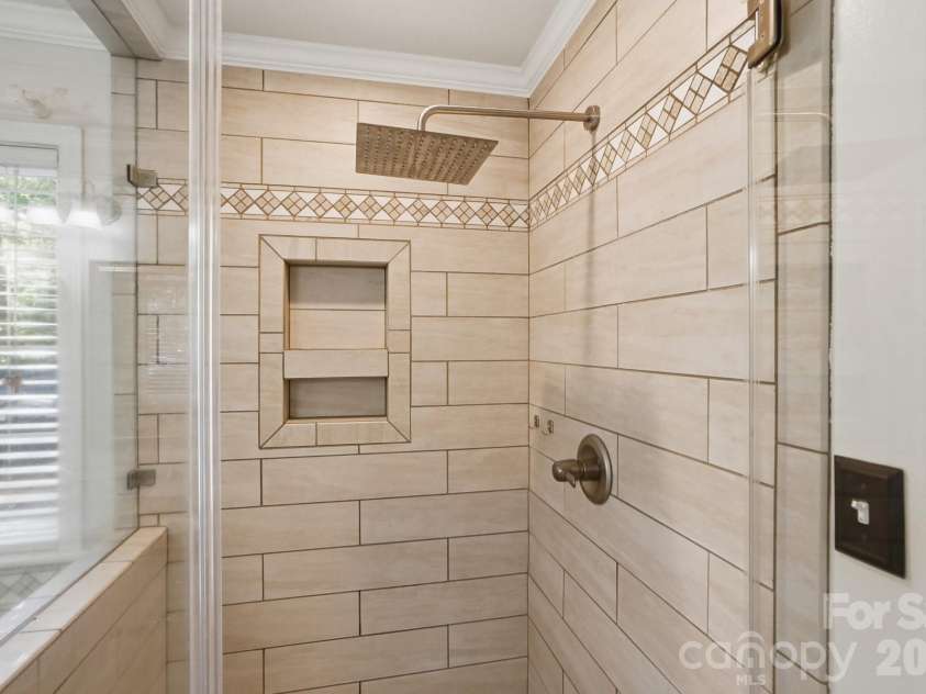 104 Ardmore Place, Mooresville, NC 28117.  MLS# CAR4366893, YatesRealty ID 33277. 