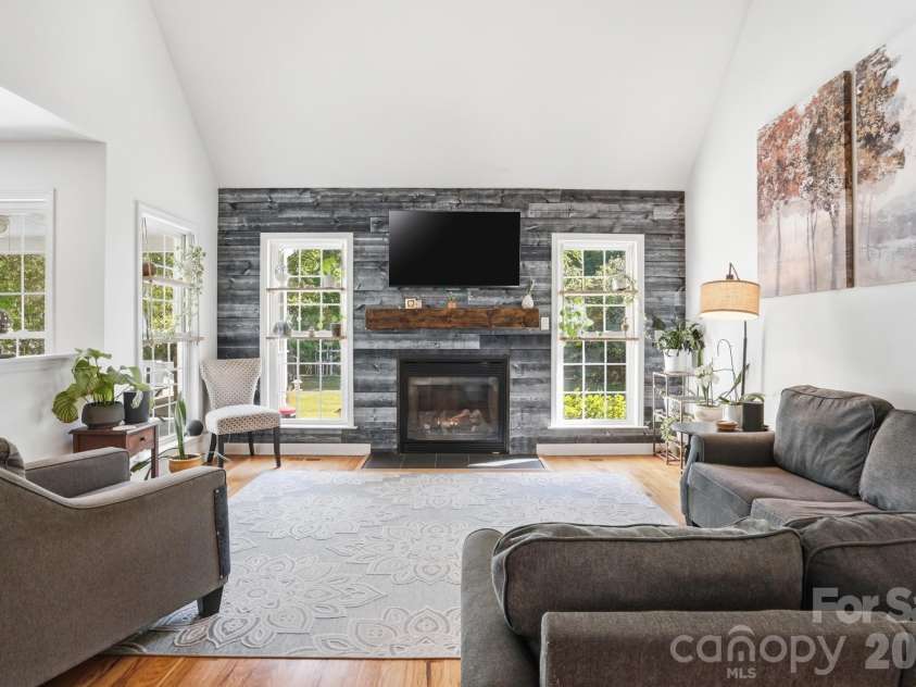 104 Ardmore Place, Mooresville, NC 28117.  MLS# CAR4366893, YatesRealty ID 33277. 