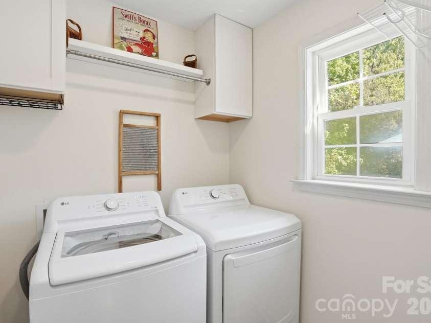 104 Ardmore Place, Mooresville, NC 28117.  MLS# CAR4366893, YatesRealty ID 33277. 