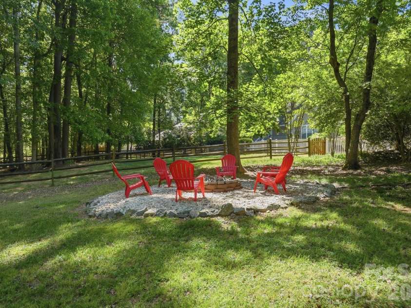104 Ardmore Place, Mooresville, NC 28117.  MLS# CAR4366893, YatesRealty ID 33277. 