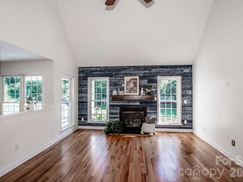 104 Ardmore Place, Mooresville, NC 28117.  MLS# CAR4366893, YatesRealty ID 33277. 