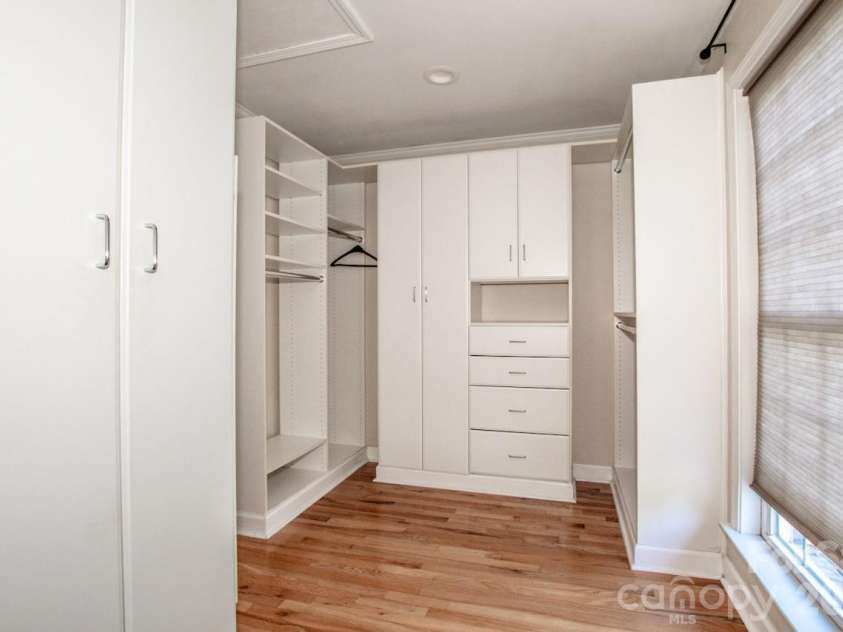 104 Ardmore Place, Mooresville, NC 28117.  MLS# CAR4366893, YatesRealty ID 33277. 