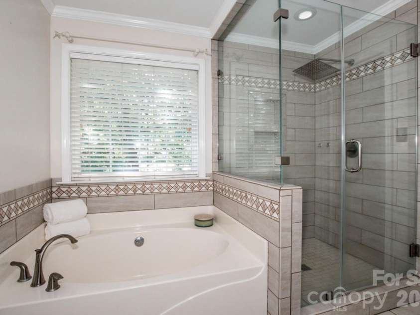 104 Ardmore Place, Mooresville, NC 28117.  MLS# CAR4366893, YatesRealty ID 33277. 