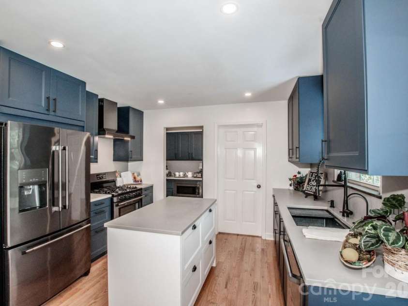104 Ardmore Place, Mooresville, NC 28117.  MLS# CAR4366893, YatesRealty ID 33277. 