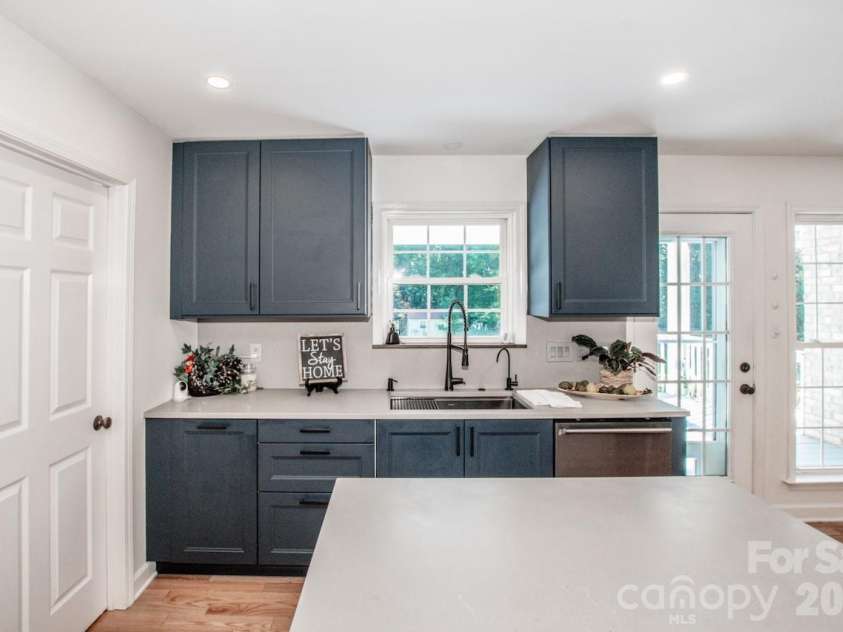 104 Ardmore Place, Mooresville, NC 28117.  MLS# CAR4366893, YatesRealty ID 33277. 