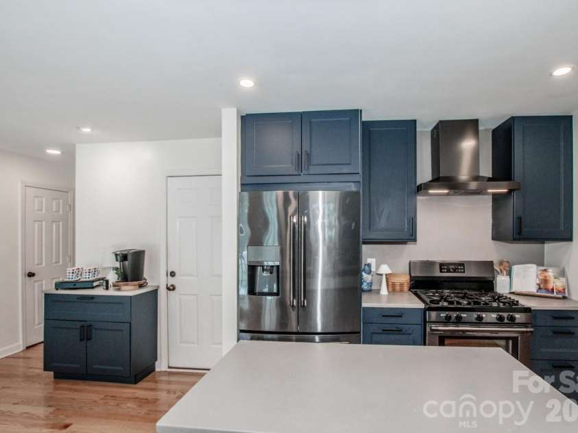 104 Ardmore Place, Mooresville, NC 28117.  MLS# CAR4366893, YatesRealty ID 33277. 