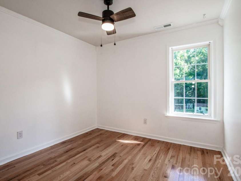 104 Ardmore Place, Mooresville, NC 28117.  MLS# CAR4366893, YatesRealty ID 33277. 