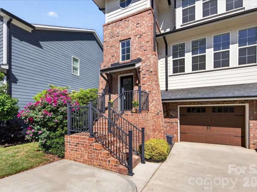 1413 Lomax Avenue, Charlotte, NC 28211.  MLS# CAR4372245, YatesRealty ID 33278. 