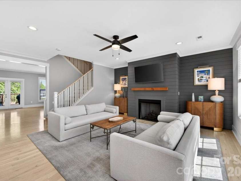 1413 Lomax Avenue, Charlotte, NC 28211.  MLS# CAR4372245, YatesRealty ID 33278. 
