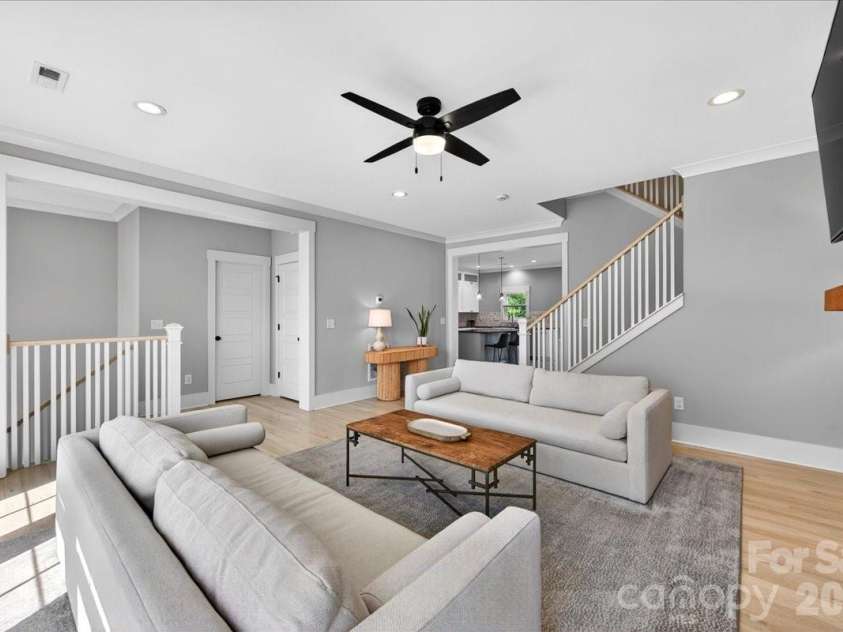 1413 Lomax Avenue, Charlotte, NC 28211.  MLS# CAR4372245, YatesRealty ID 33278. 