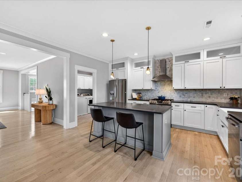 1413 Lomax Avenue, Charlotte, NC 28211.  MLS# CAR4372245, YatesRealty ID 33278. 