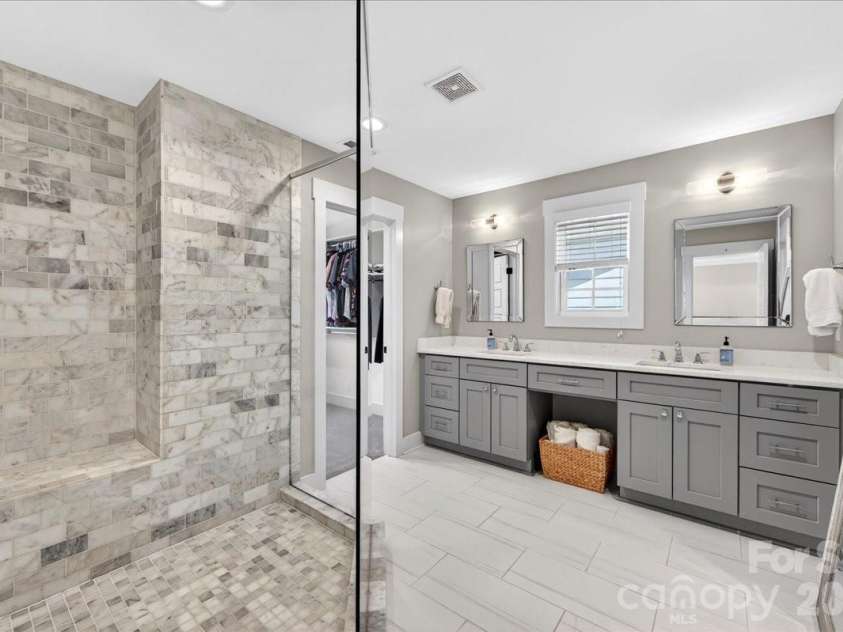 1413 Lomax Avenue, Charlotte, NC 28211.  MLS# CAR4372245, YatesRealty ID 33278. 