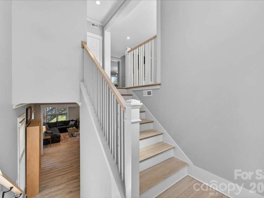 1413 Lomax Avenue, Charlotte, NC 28211.  MLS# CAR4372245, YatesRealty ID 33278. 