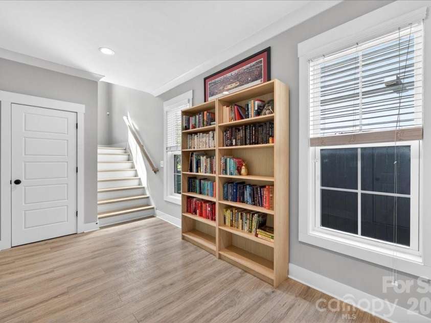 1413 Lomax Avenue, Charlotte, NC 28211.  MLS# CAR4372245, YatesRealty ID 33278. 