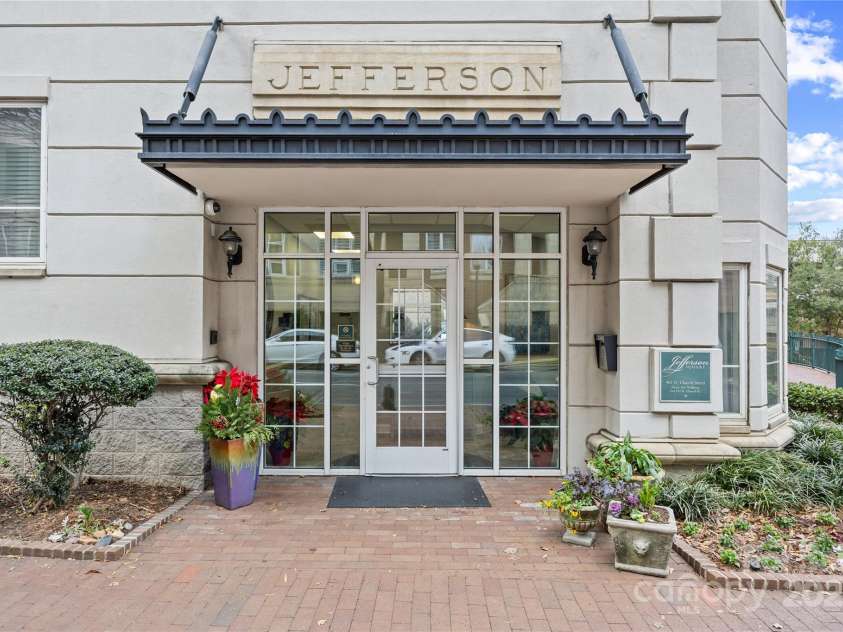 415 Church Street, Charlotte, NC 28202.  MLS# CAR4278226, YatesRealty ID 33278. 