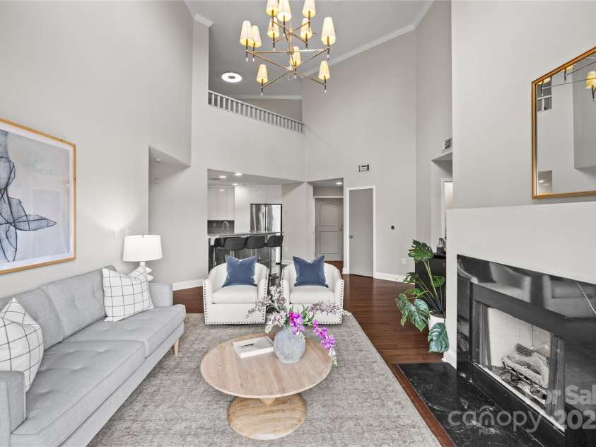 415 Church Street, Charlotte, NC 28202.  MLS# CAR4278226, YatesRealty ID 33278. 