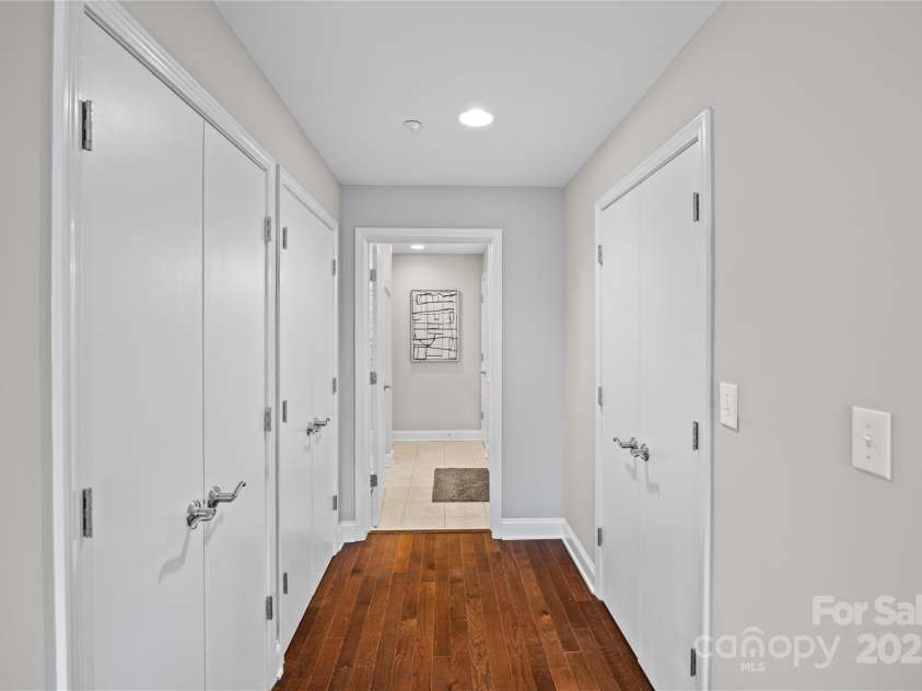 415 Church Street, Charlotte, NC 28202.  MLS# CAR4278226, YatesRealty ID 33278. 