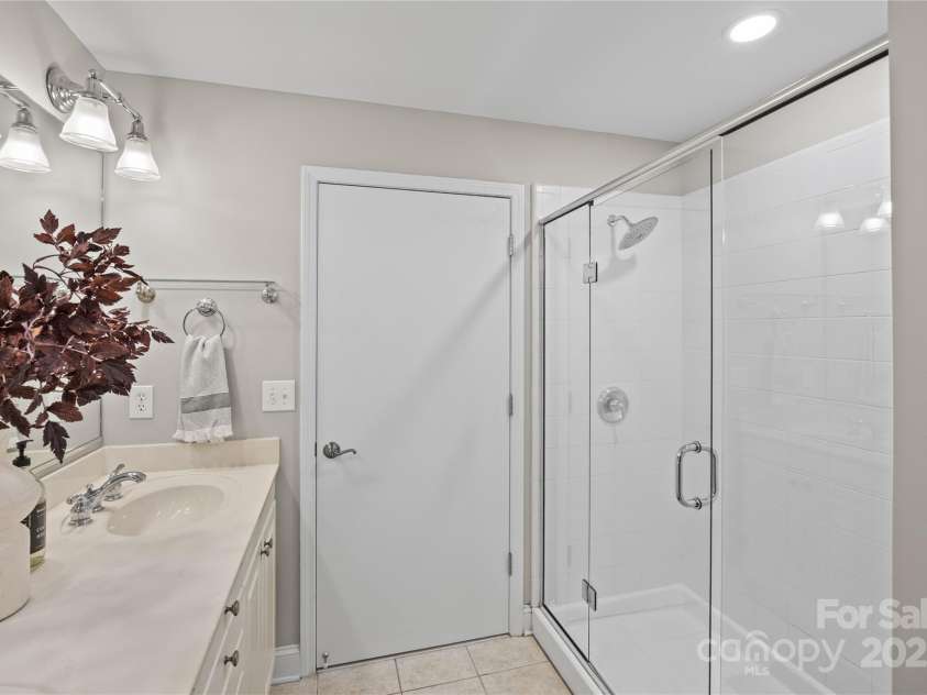 415 Church Street, Charlotte, NC 28202.  MLS# CAR4278226, YatesRealty ID 33278. 