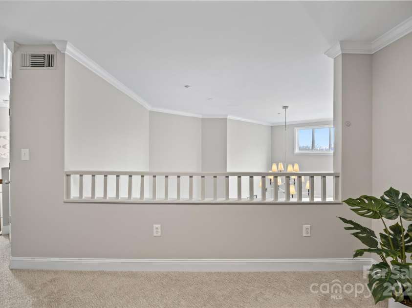 415 Church Street, Charlotte, NC 28202.  MLS# CAR4278226, YatesRealty ID 33278. 