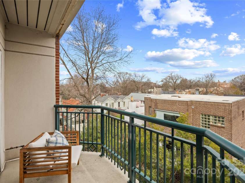 415 Church Street, Charlotte, NC 28202.  MLS# CAR4278226, YatesRealty ID 33278. 