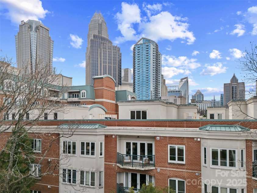 415 Church Street, Charlotte, NC 28202.  MLS# CAR4278226, YatesRealty ID 33278. 