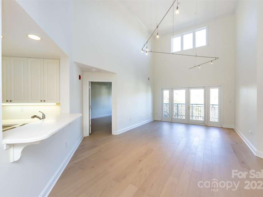 415 Church Street, Charlotte, NC 28202.  MLS# CAR4315165, YatesRealty ID 33278. 