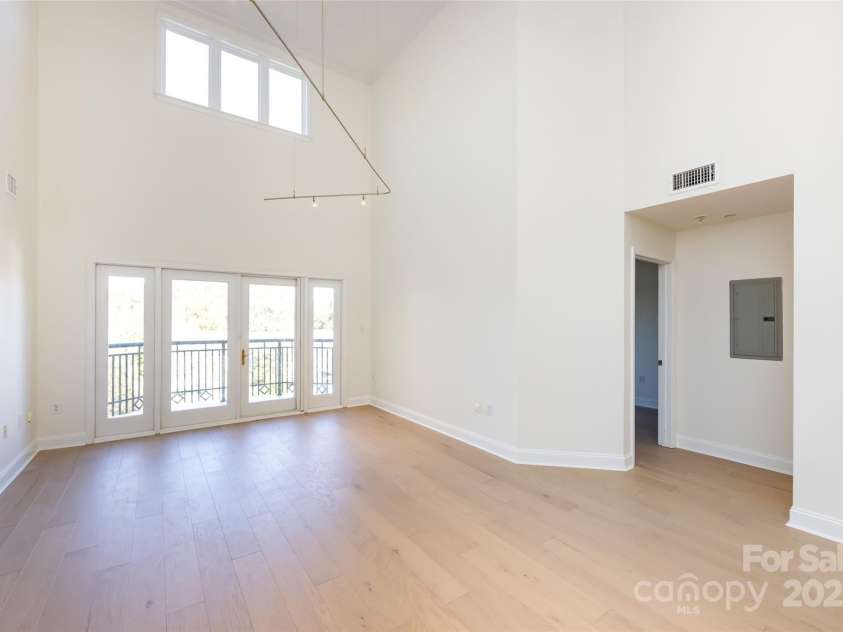 415 Church Street, Charlotte, NC 28202.  MLS# CAR4315165, YatesRealty ID 33278. 