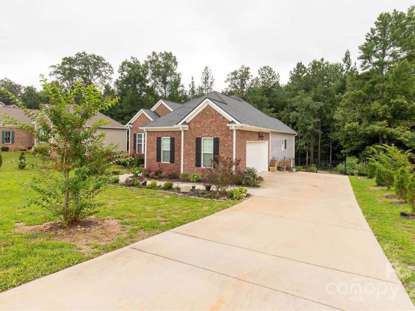3072 Colton Ridge Drive, Lancaster, SC 29720.  MLS# CAR4291844, YatesRealty ID 33279. 