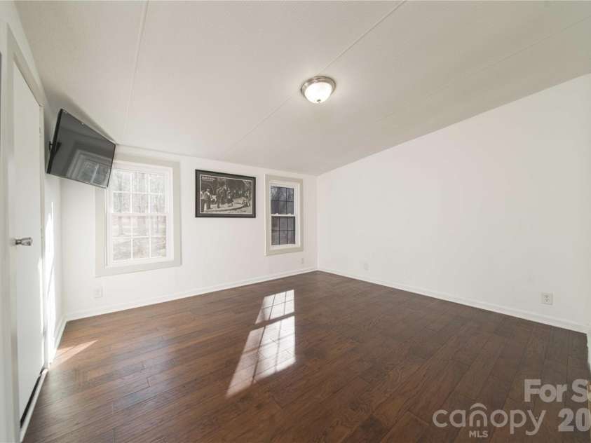 675 Hares Way Way, Lincolnton, NC 28092.  MLS# CAR4330640, YatesRealty ID 3328. 