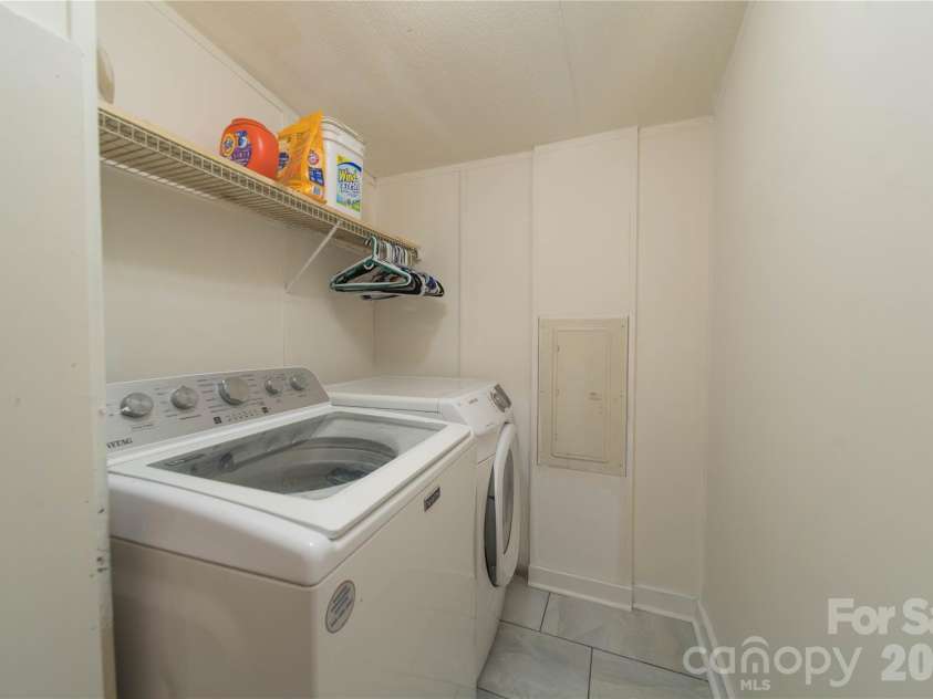 675 Hares Way Way, Lincolnton, NC 28092.  MLS# CAR4330640, YatesRealty ID 3328. 