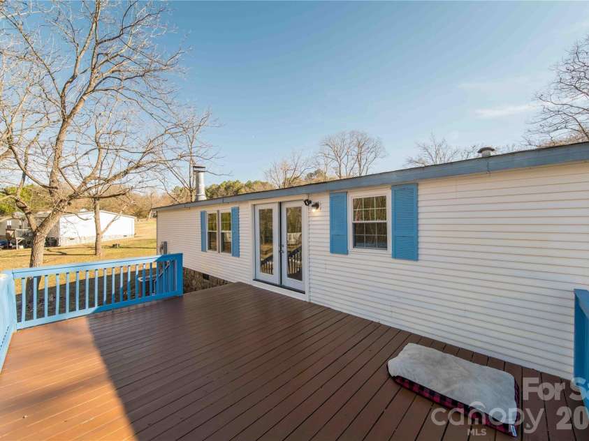 675 Hares Way Way, Lincolnton, NC 28092.  MLS# CAR4330640, YatesRealty ID 3328. 