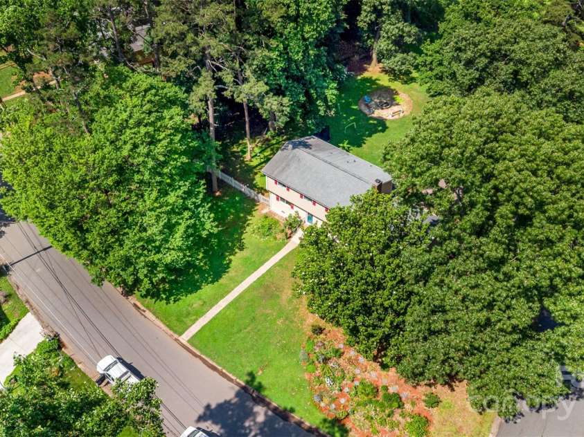 7015 Lavern Street, Charlotte, NC 28215.  MLS# CAR4260772, YatesRealty ID 33280. 