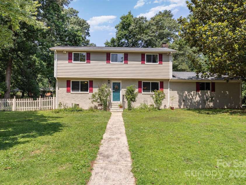 7015 Lavern Street, Charlotte, NC 28215.  MLS# CAR4260772, YatesRealty ID 33280. 