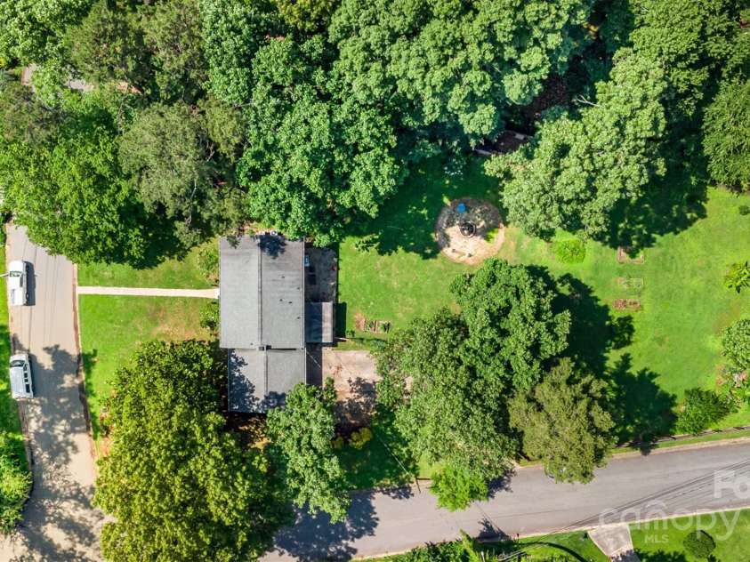 7015 Lavern Street, Charlotte, NC 28215.  MLS# CAR4260772, YatesRealty ID 33280. 