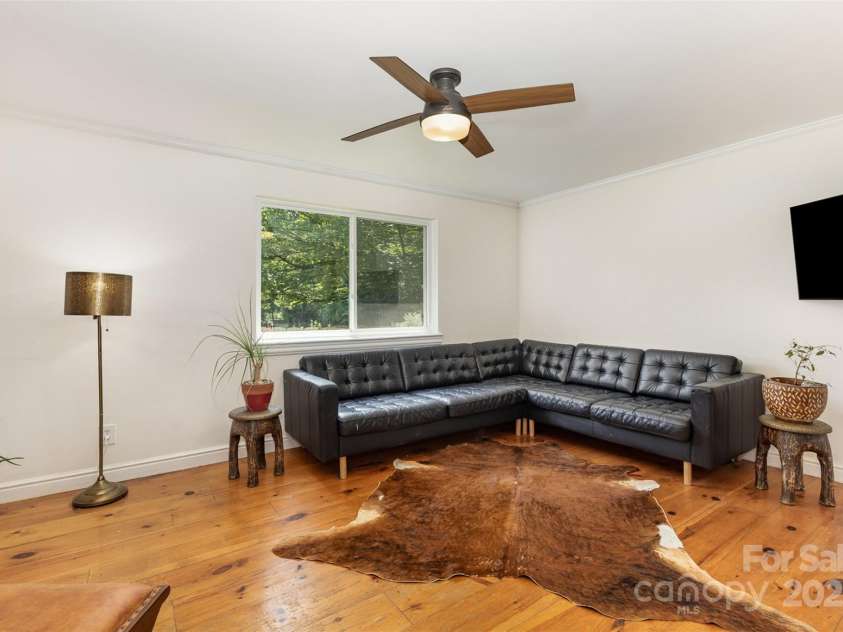 7015 Lavern Street, Charlotte, NC 28215.  MLS# CAR4260772, YatesRealty ID 33280. Living Room