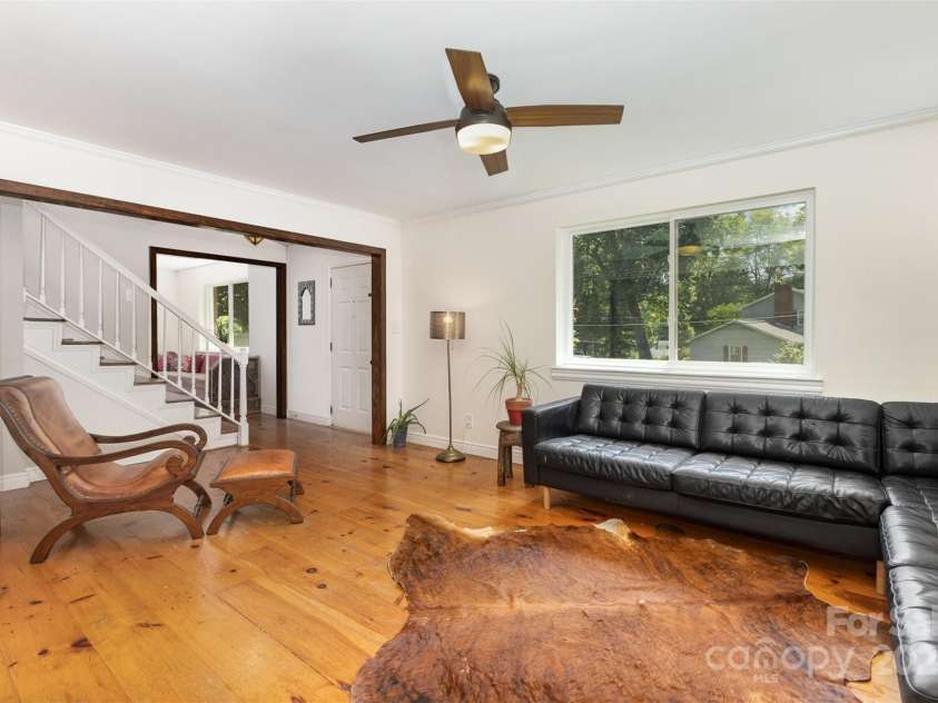 7015 Lavern Street, Charlotte, NC 28215.  MLS# CAR4260772, YatesRealty ID 33280. Living Room (view from kitchen)
