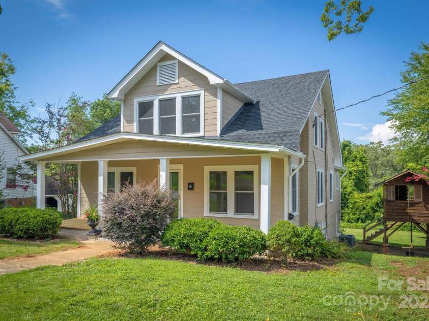 110 Patton Street, Morganton, NC 28655.  MLS# CAR4284548, YatesRealty ID 33281. 