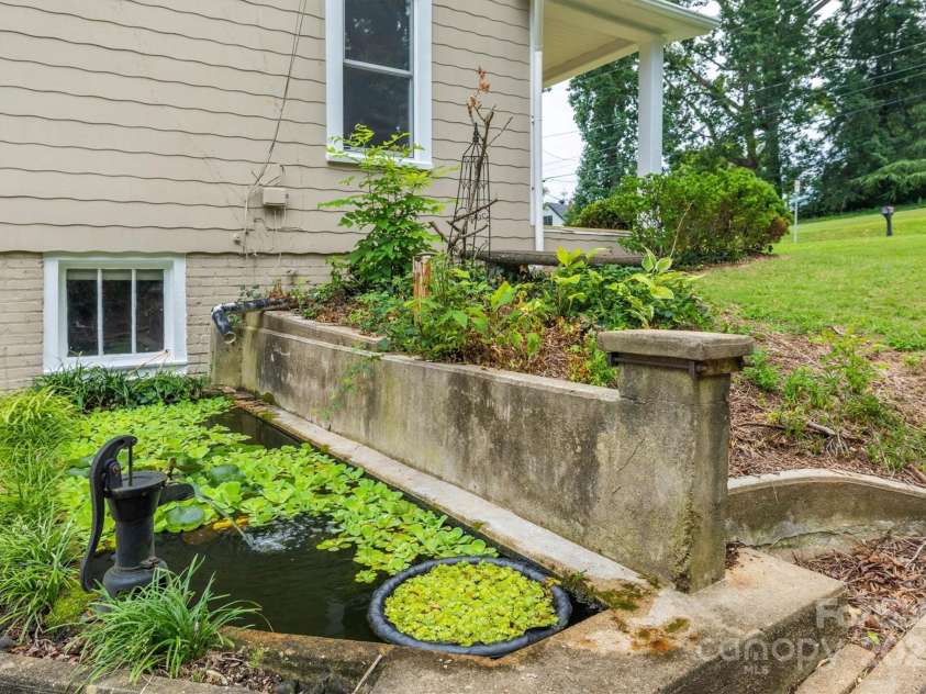 110 Patton Street, Morganton, NC 28655.  MLS# CAR4284548, YatesRealty ID 33281. 