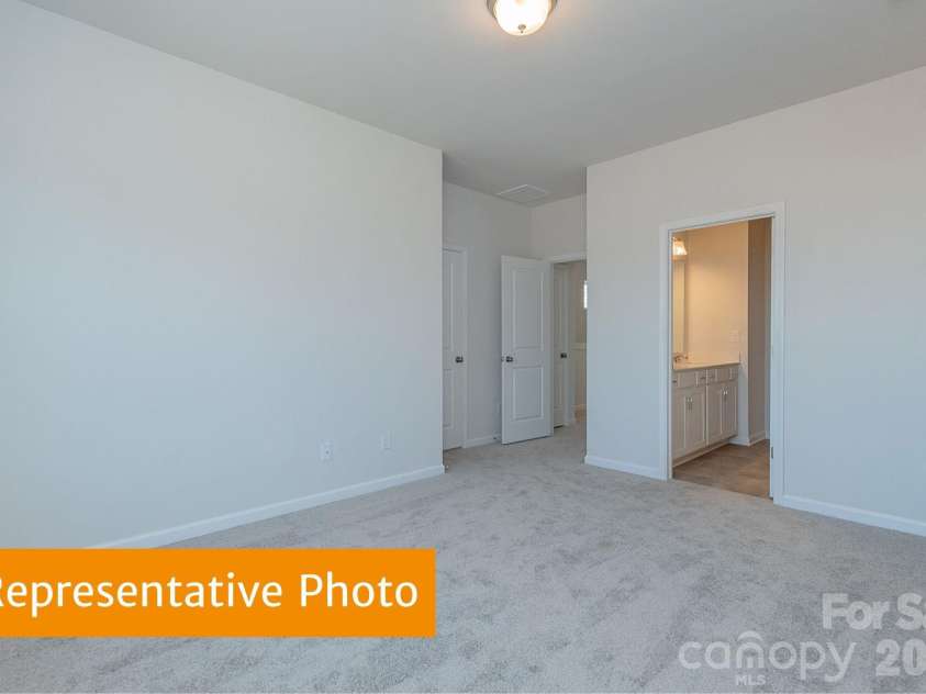 5640 Ringneck Road, Charlotte, NC 28216.  MLS# CAR4377315, YatesRealty ID 33281. Rutledge Primary Bedroom