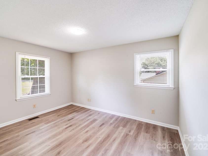 4308 Pinto Lane, Gastonia, NC 28052.  MLS# CAR4269553, YatesRealty ID 33282. 