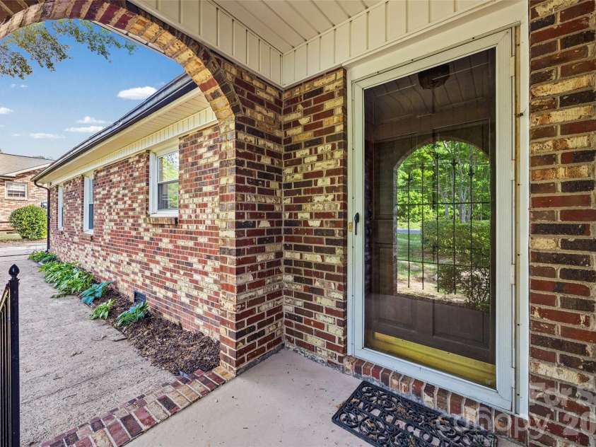 504 Carson Road, Gastonia, NC 28052.  MLS# CAR4377529, YatesRealty ID 33282. Front Porch