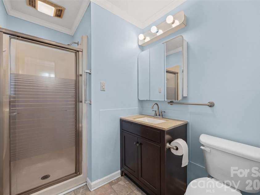 504 Carson Road, Gastonia, NC 28052.  MLS# CAR4377529, YatesRealty ID 33282. Primary Bath