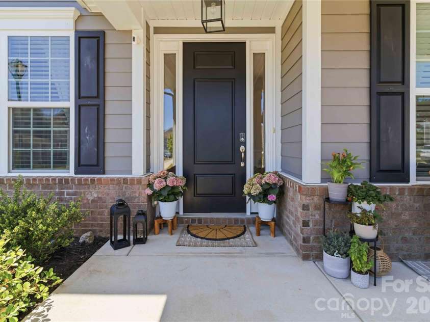 961 Stebbins Drive, Fort Mill, SC 29715.  MLS# CAR4378300, YatesRealty ID 33283. 