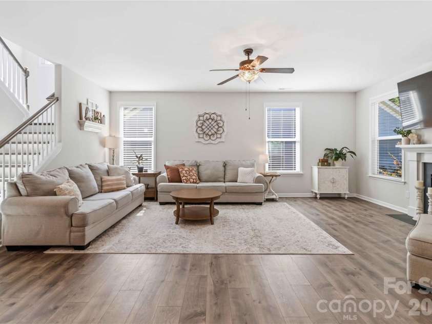 961 Stebbins Drive, Fort Mill, SC 29715.  MLS# CAR4378300, YatesRealty ID 33283. 