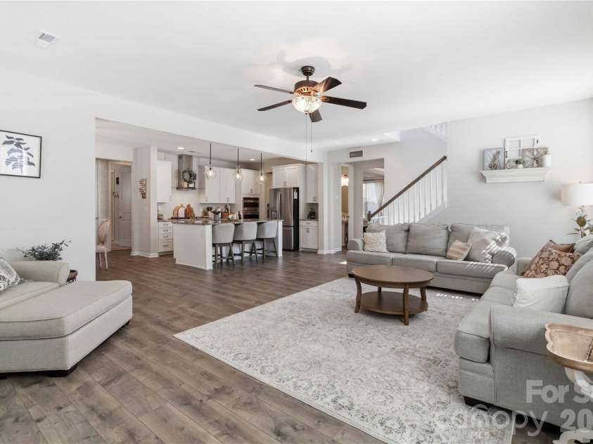 961 Stebbins Drive, Fort Mill, SC 29715.  MLS# CAR4378300, YatesRealty ID 33283. 