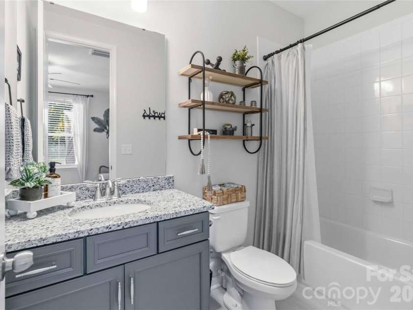 961 Stebbins Drive, Fort Mill, SC 29715.  MLS# CAR4378300, YatesRealty ID 33283. 